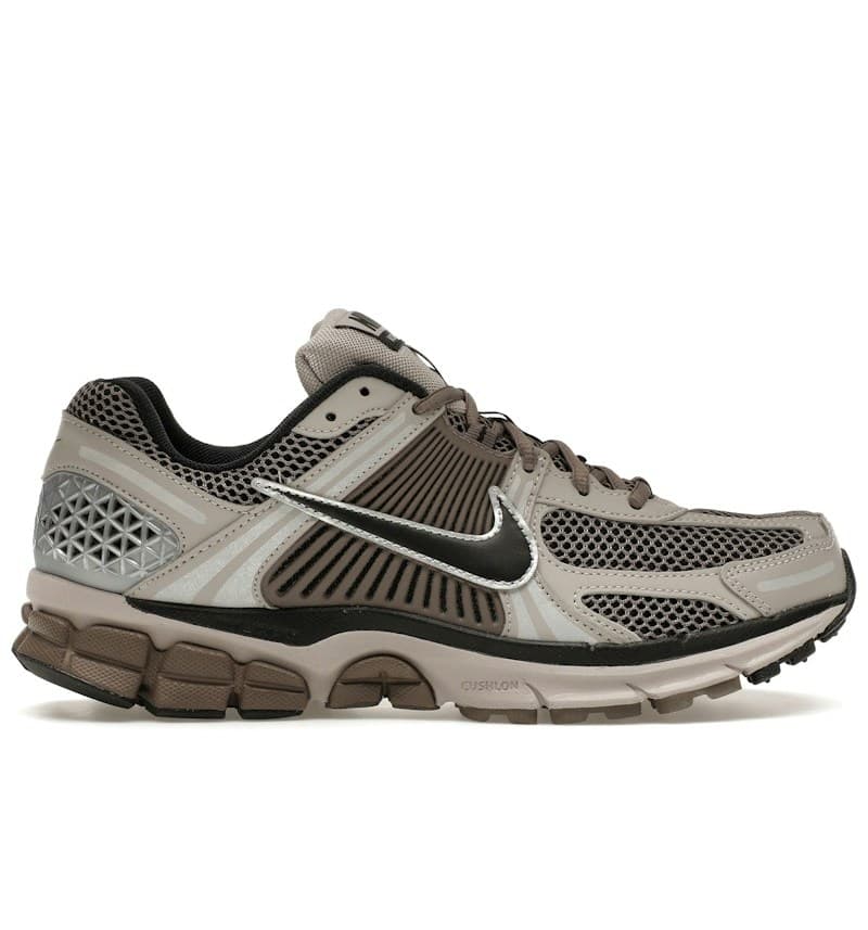 Nike Zoom Vomero 5 "College Grey / Cave Stone"