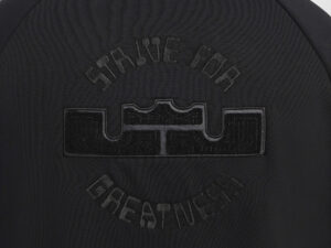 Nike LeBron James Standard Issue Chaqueta de Tejido Therma-Fit