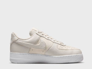 W Nike Air Force 1 '07 Low "Coconut Milk"